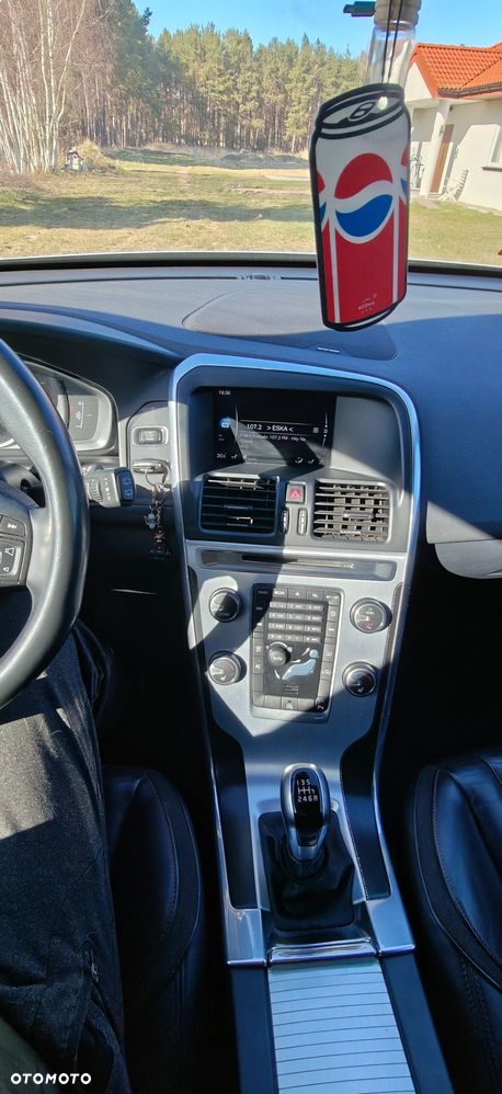 Volvo XC 60 D4 Drive-E Ocean Race - 22