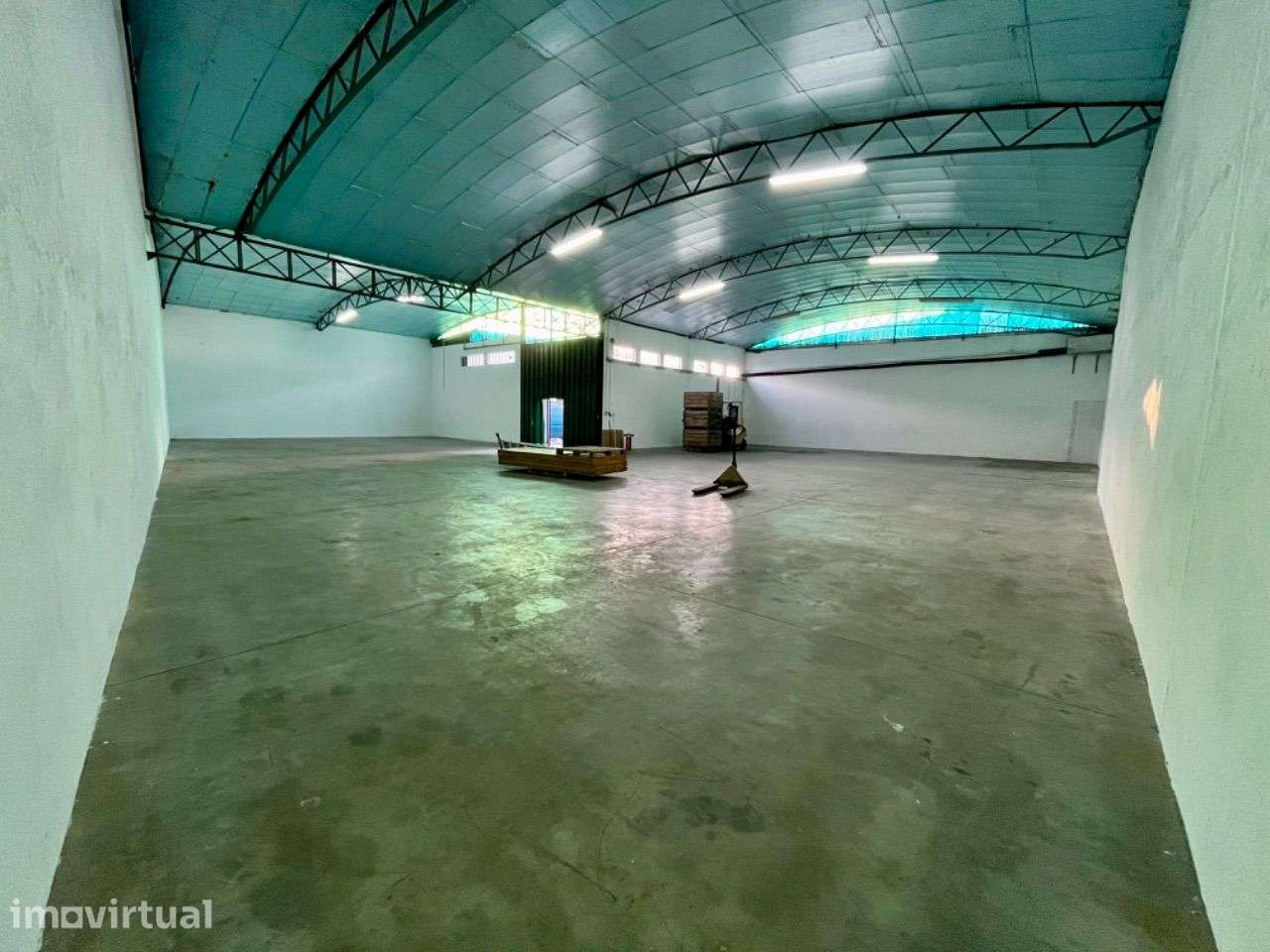 Armazém para arrendar região Centro - Mealhada - Grande imagem: 2/4