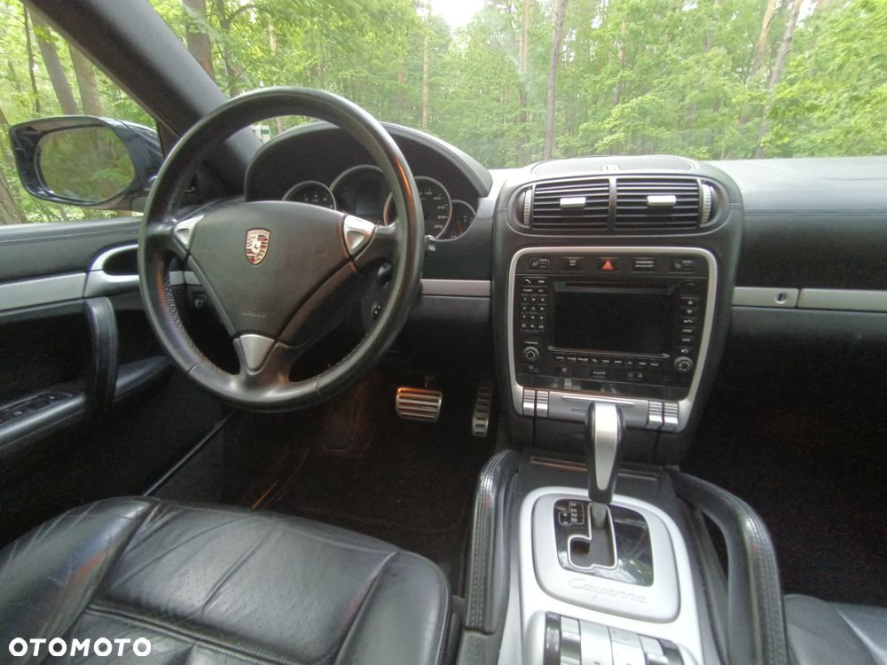 Porsche Cayenne - 22