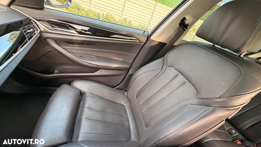 BMW Seria 5 520i Aut. Luxury Line - 14