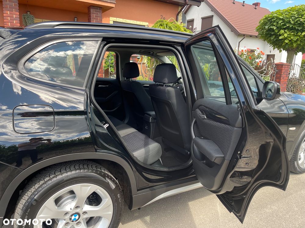 BMW X1 sDrive18d xLine - 27