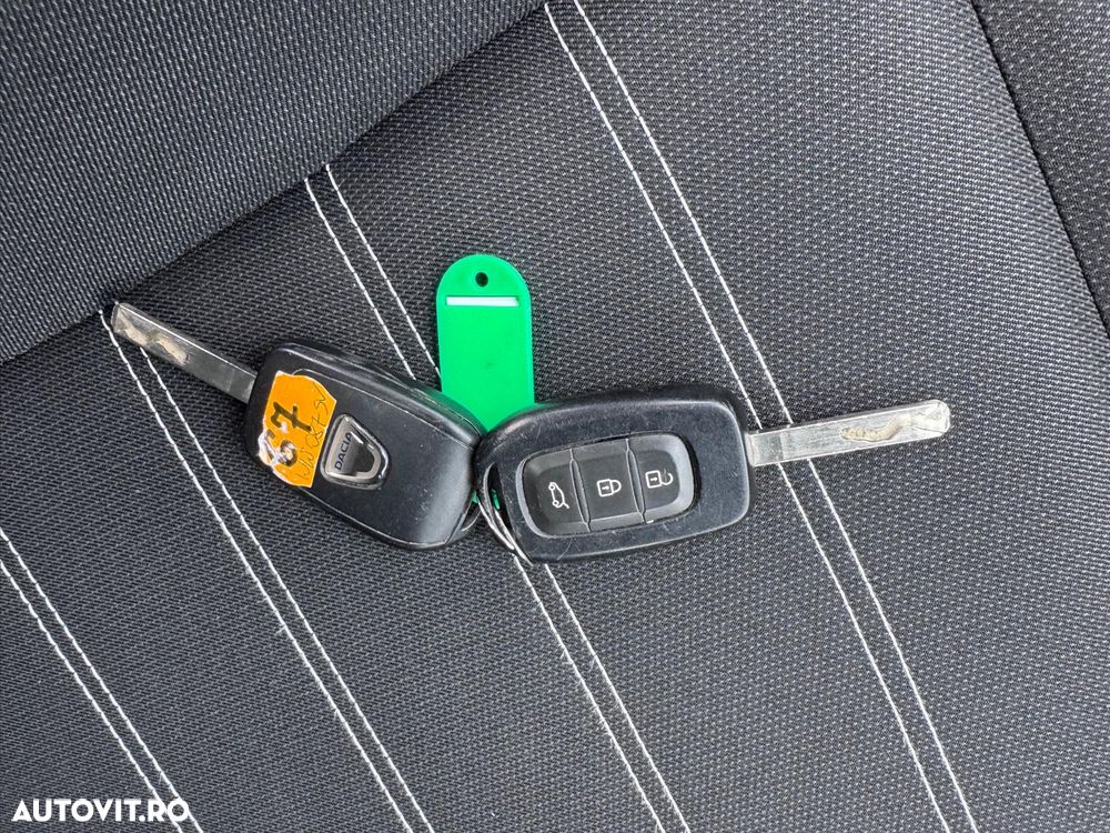 Dacia Logan TCe 90 Essential - 5