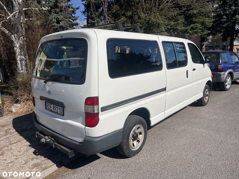 Toyota Hiace - 8