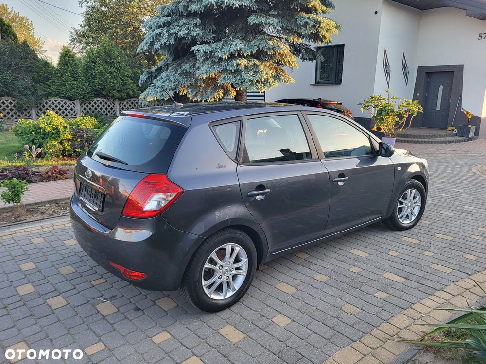 Kia Ceed 1.4 Comfort + - 22