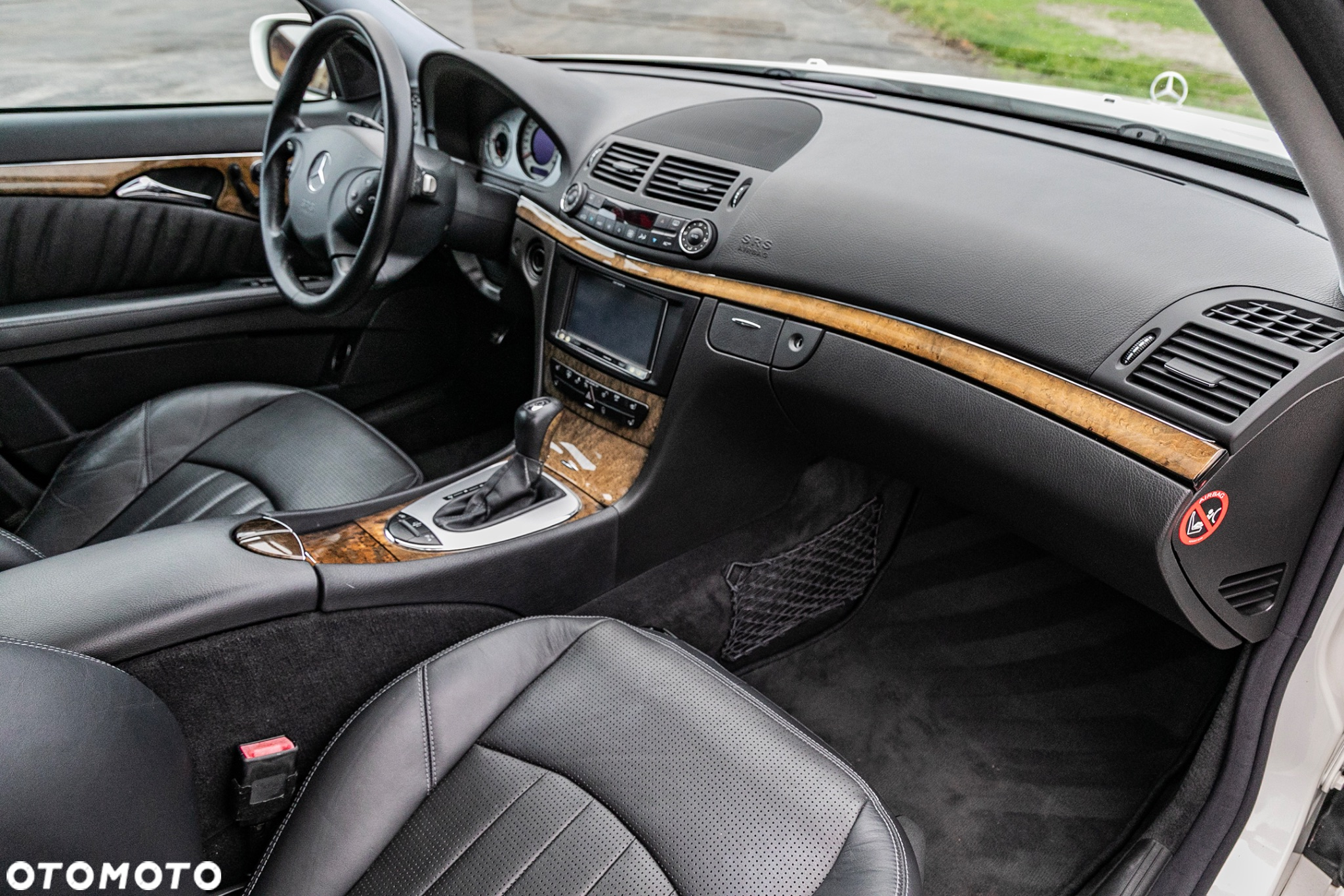 Mercedes-Benz Klasa E 55 AMG - 14