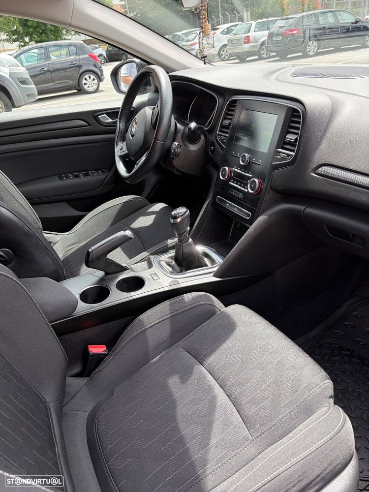 Renault Mégane Sport Tourer 1.5 dCi Limited - 28
