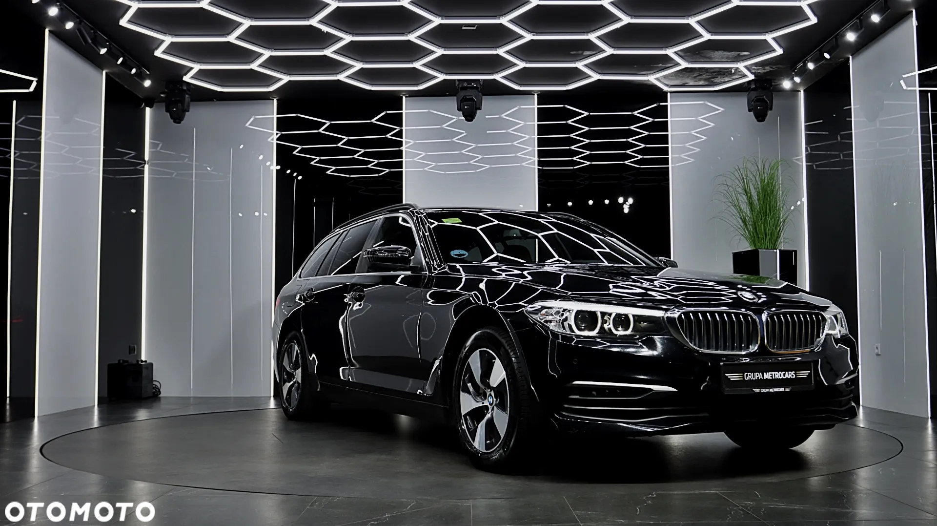 BMW Seria 5 520d Luxury Line sport - 12