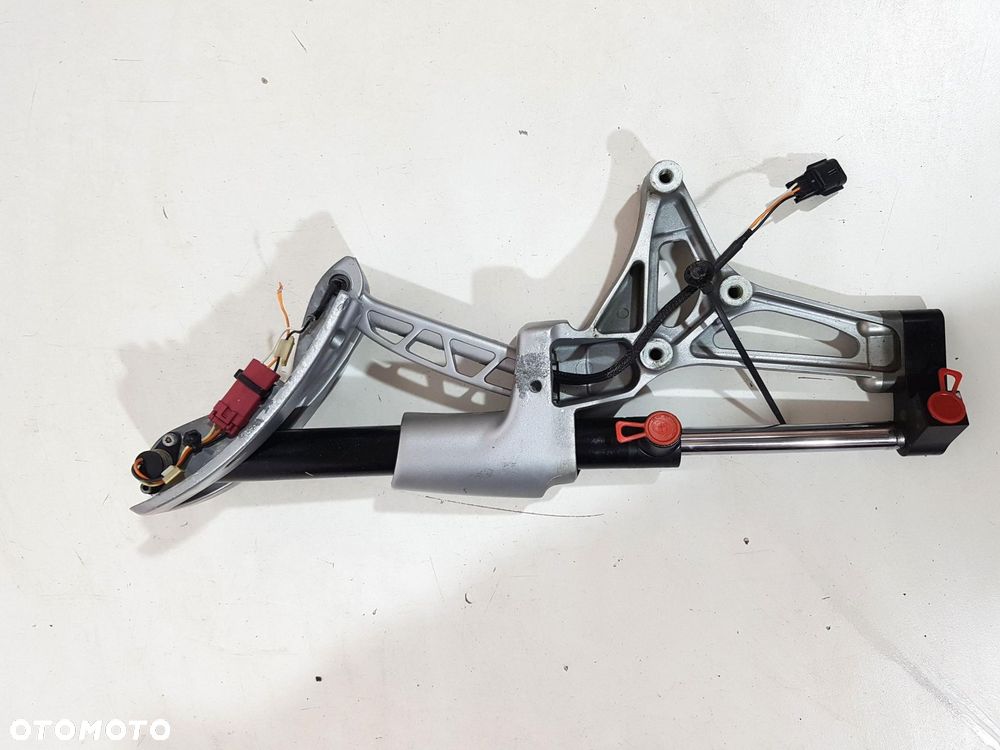 MCLAREN MP4 12C SIŁOWNIK MOCOWANIE SPOILERA TYŁ PRAWY CP8700-102 ORYGINAŁ - 2