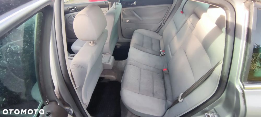 Volkswagen Passat - 8