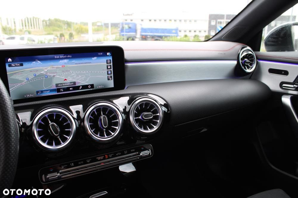 Mercedes-Benz CLA - 26