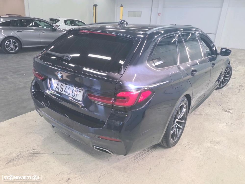 BMW 520 d Pack Desportivo M Auto - 4