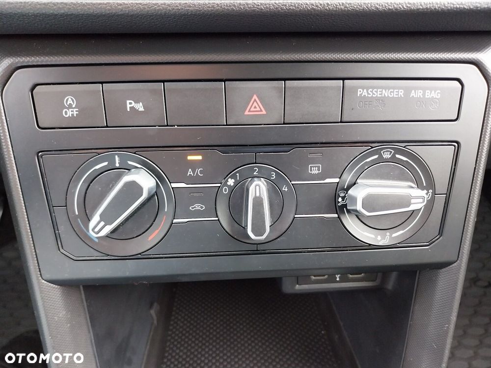 Volkswagen T-Cross - 17