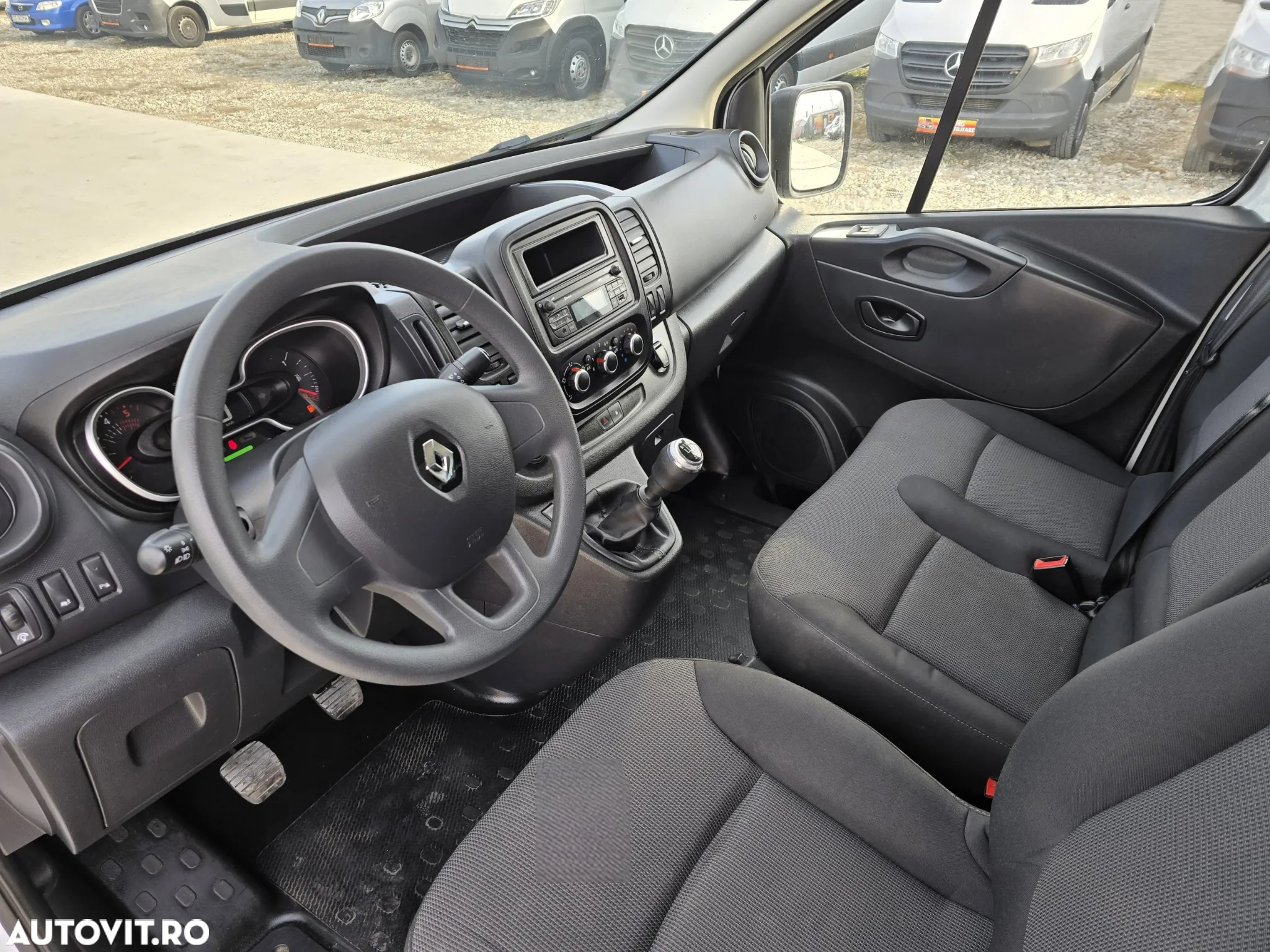 Renault New Trafic L2H1 - 18