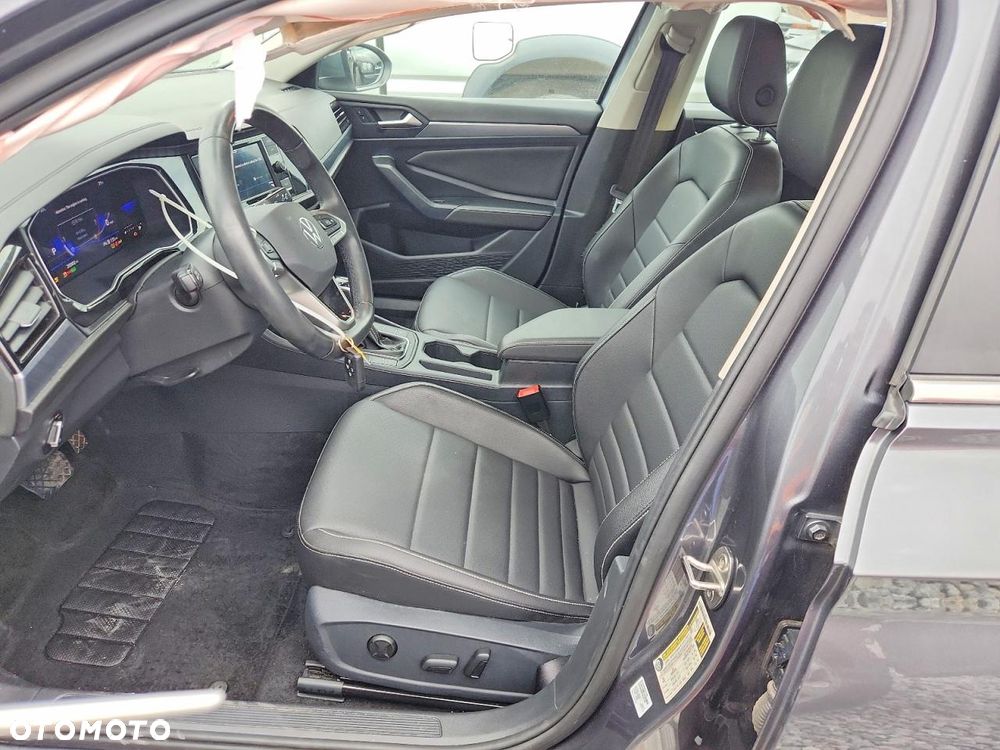 Volkswagen Jetta - 8