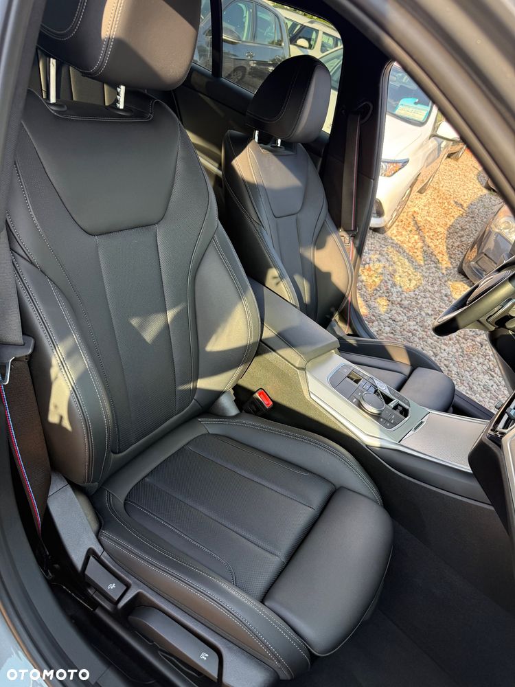 BMW Seria 3 318i - 8