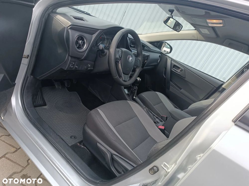 Toyota Auris 1.6 Active - 16
