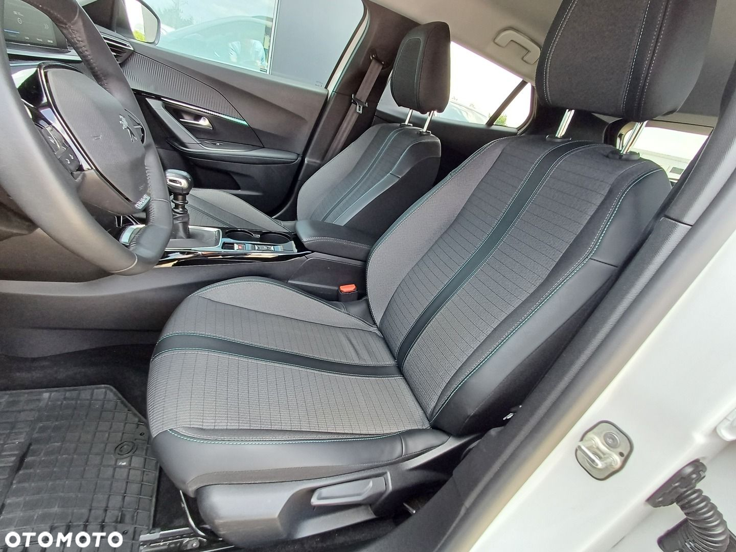 Peugeot 2008 - 12