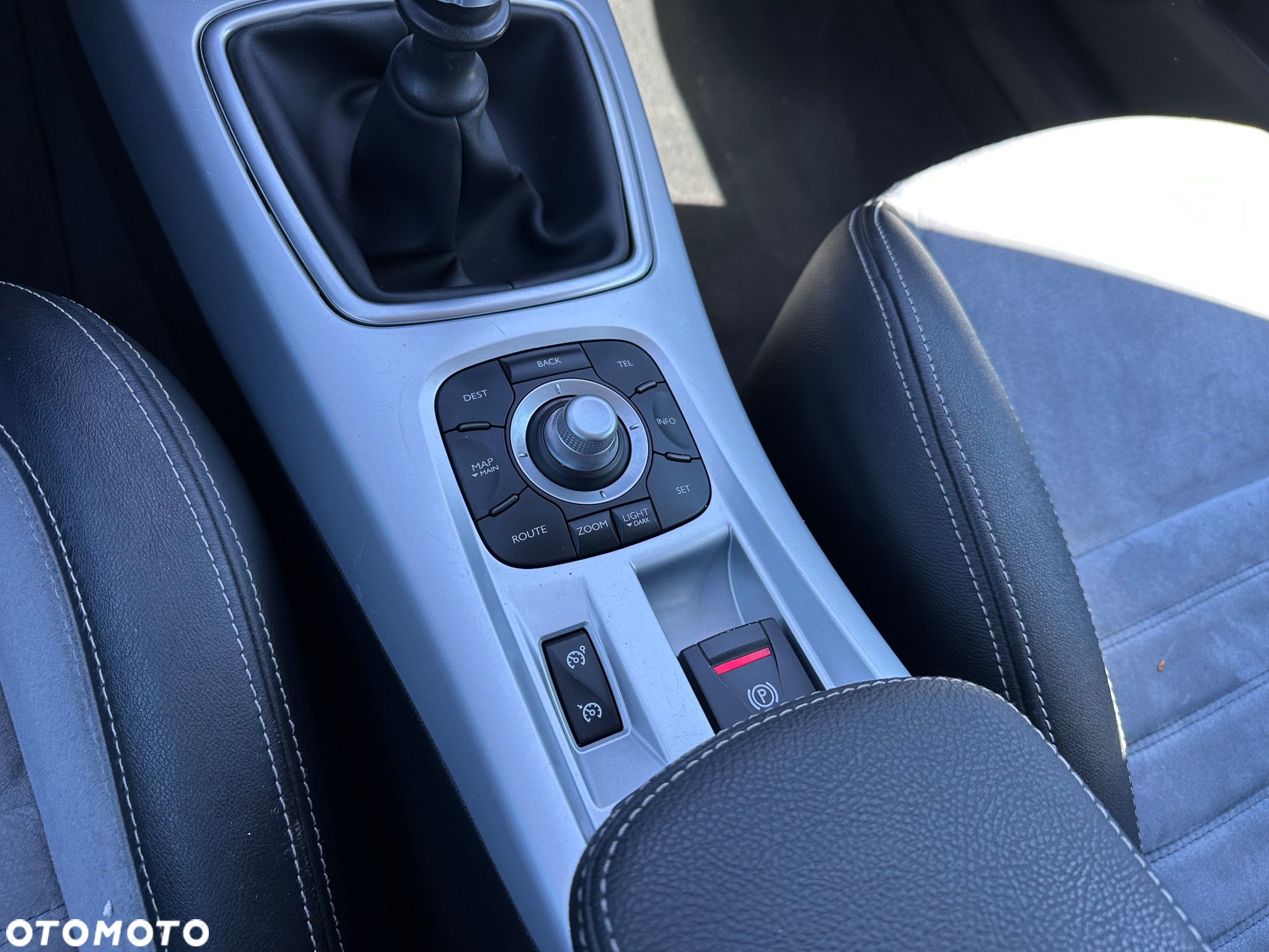 Renault Laguna Grandtour 2.0 dCi FAP GT - 36