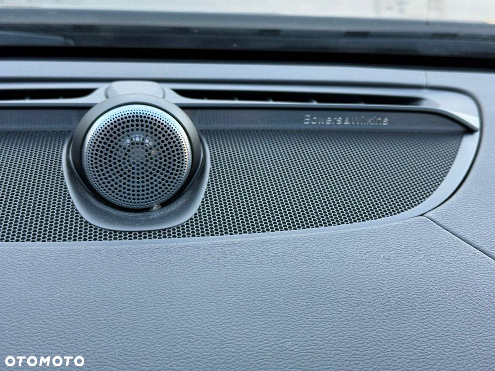 Volvo V90 T8 AWD Plug-In Hybrid R-Design - 29