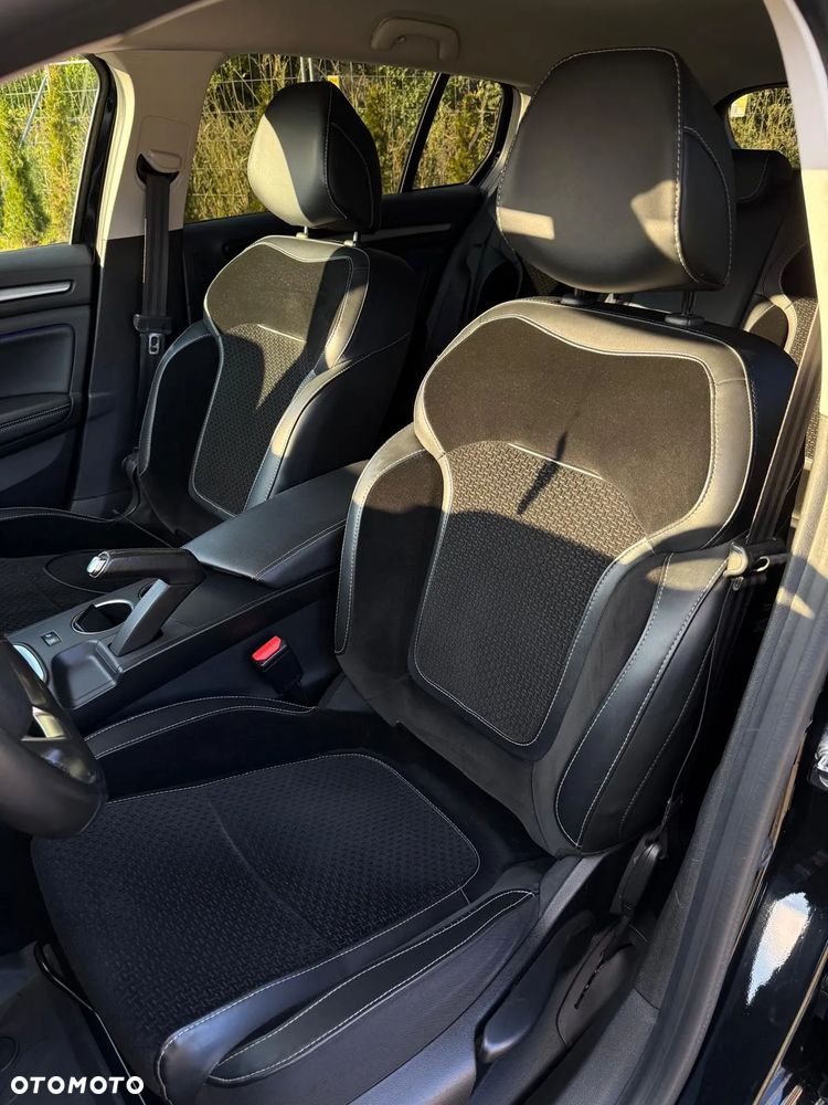 Renault Megane 1.5 Blue dCi Intens EDC - 8