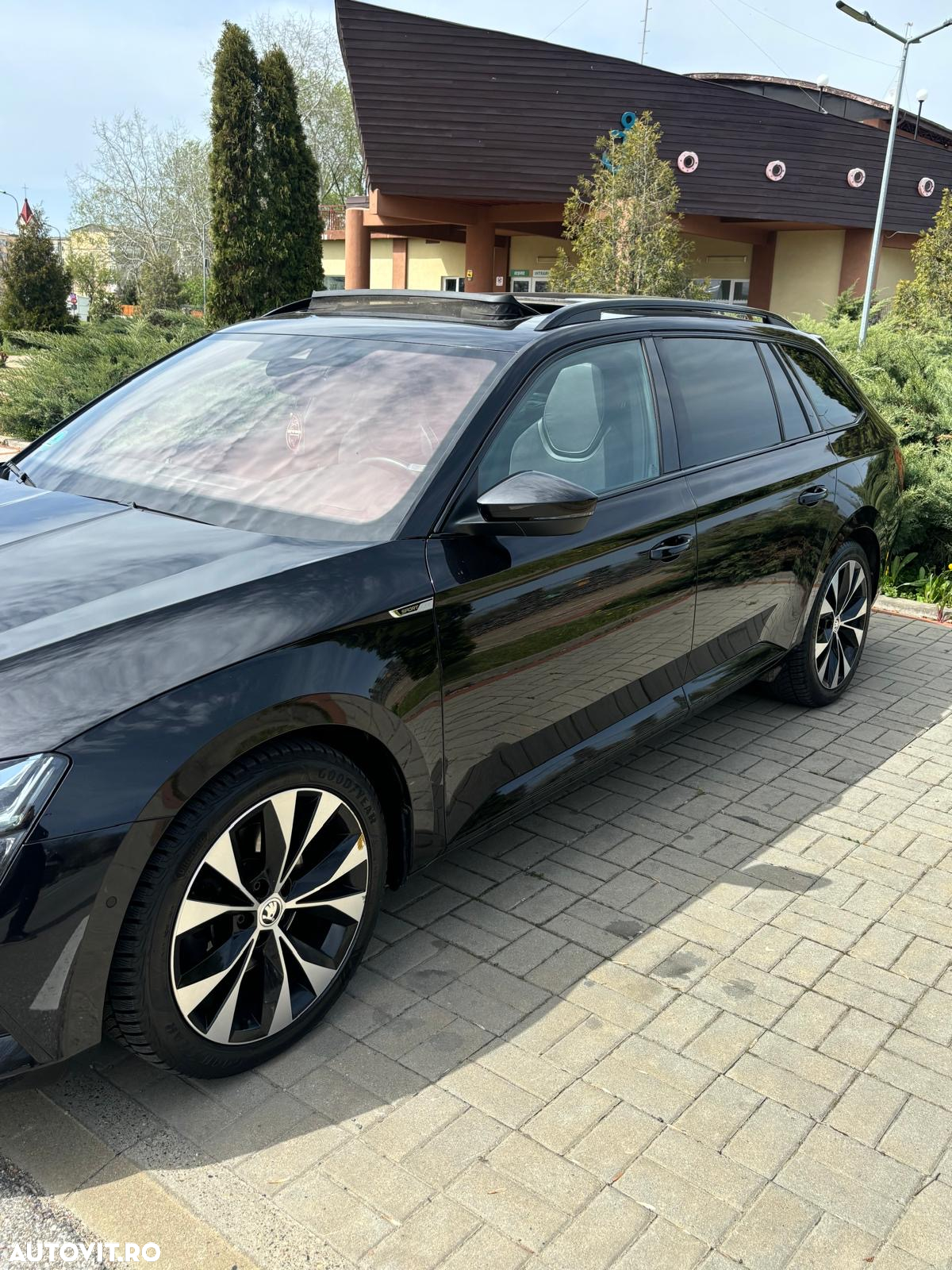 Skoda Superb 2.0 TDI DSG Sportline - 25
