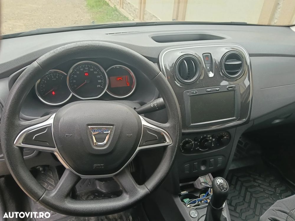 Dacia Logan TCe 90 Essential - 4