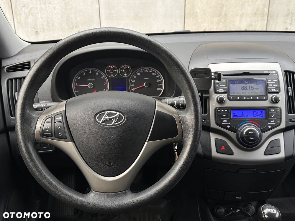 Hyundai i30 1.6 Premium - 8