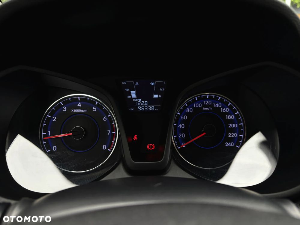 Hyundai ix20 1.4 Comfort - 21