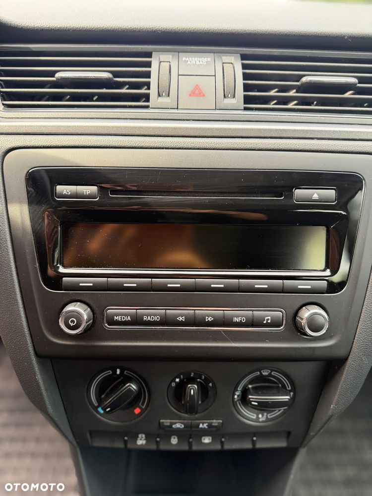 Skoda RAPID 1.2 TSI Ambition - 13