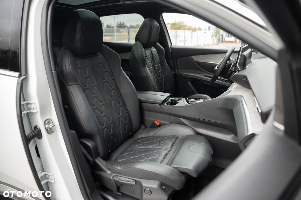 Peugeot 3008 1.6 PureTech HYbrid4 GT S&S EAT8 - 26