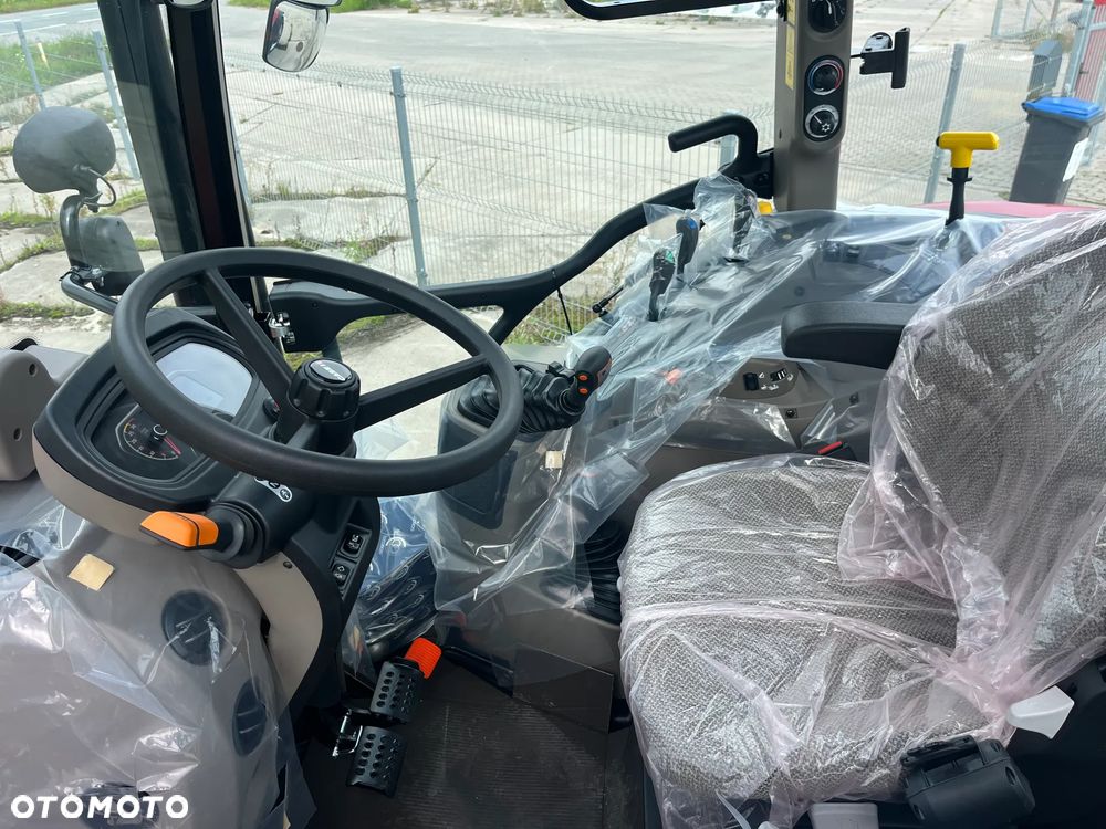 Case IH Farmall 110C - 6