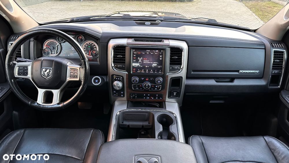 RAM 1500 5.7 Crew Cab Longbed Laramie Chrome - 16