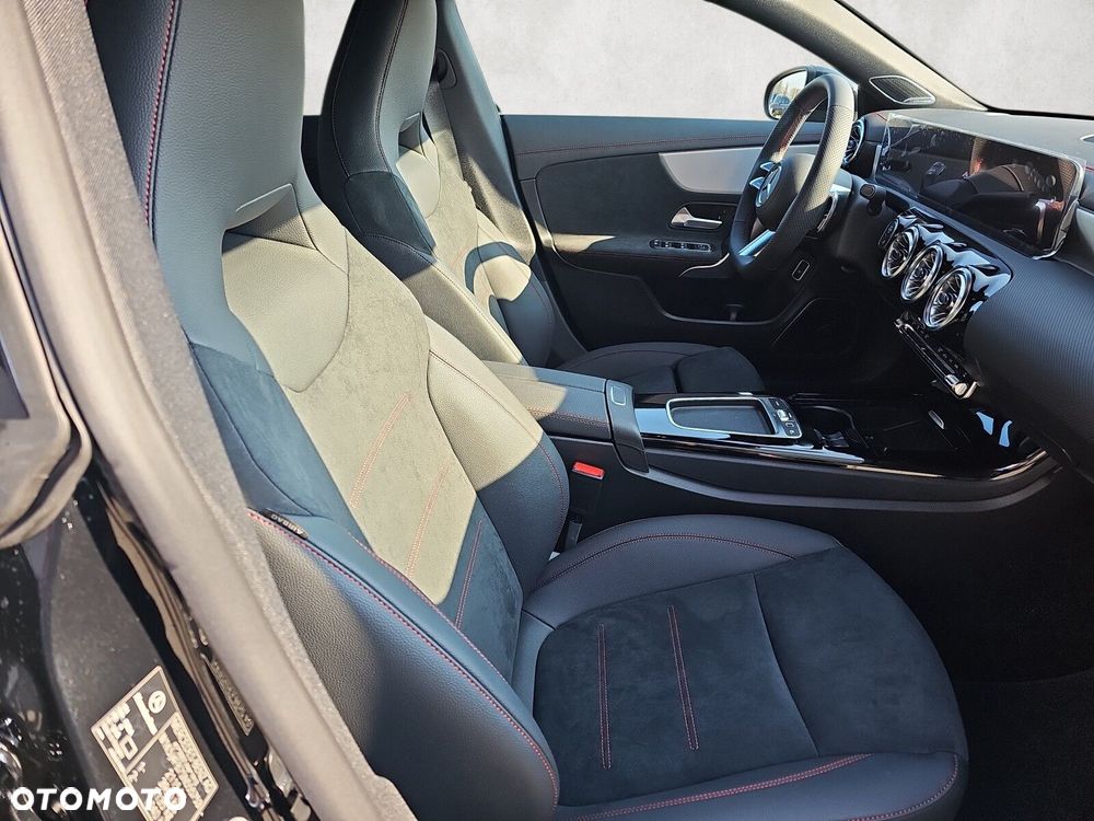 Mercedes-Benz CLA - 15