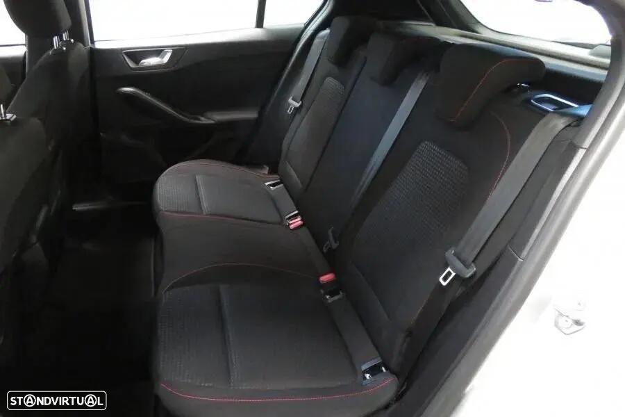Ford Focus 1.0 EcoBoost MHEV ST-Line - 4