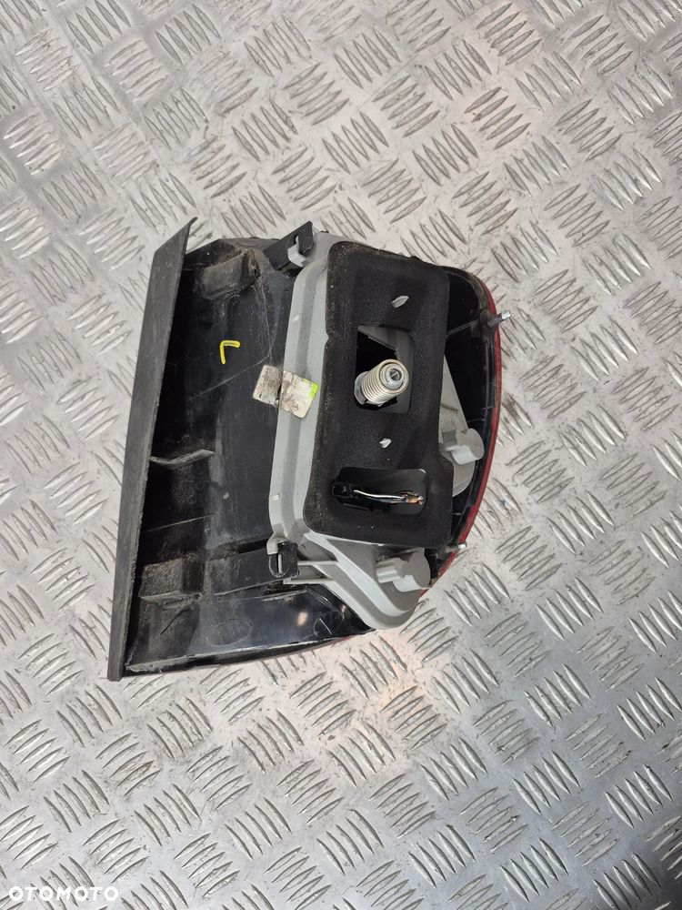 Volkswagen Fox Lampa Lewy Prawy Tył - 4
