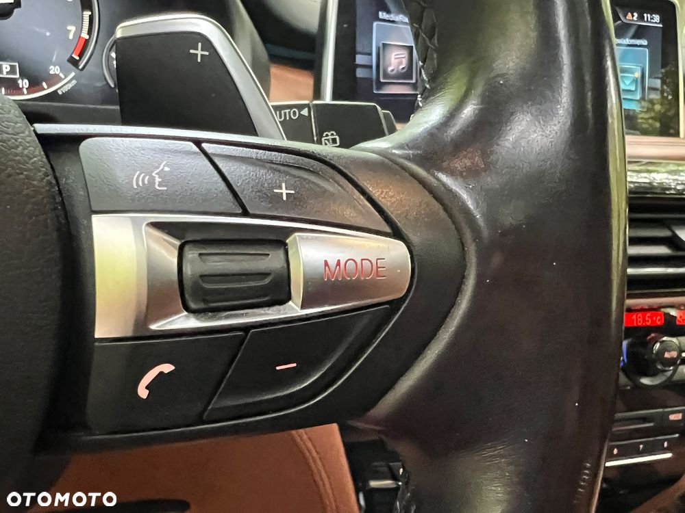 BMW X5 M M50i - 32