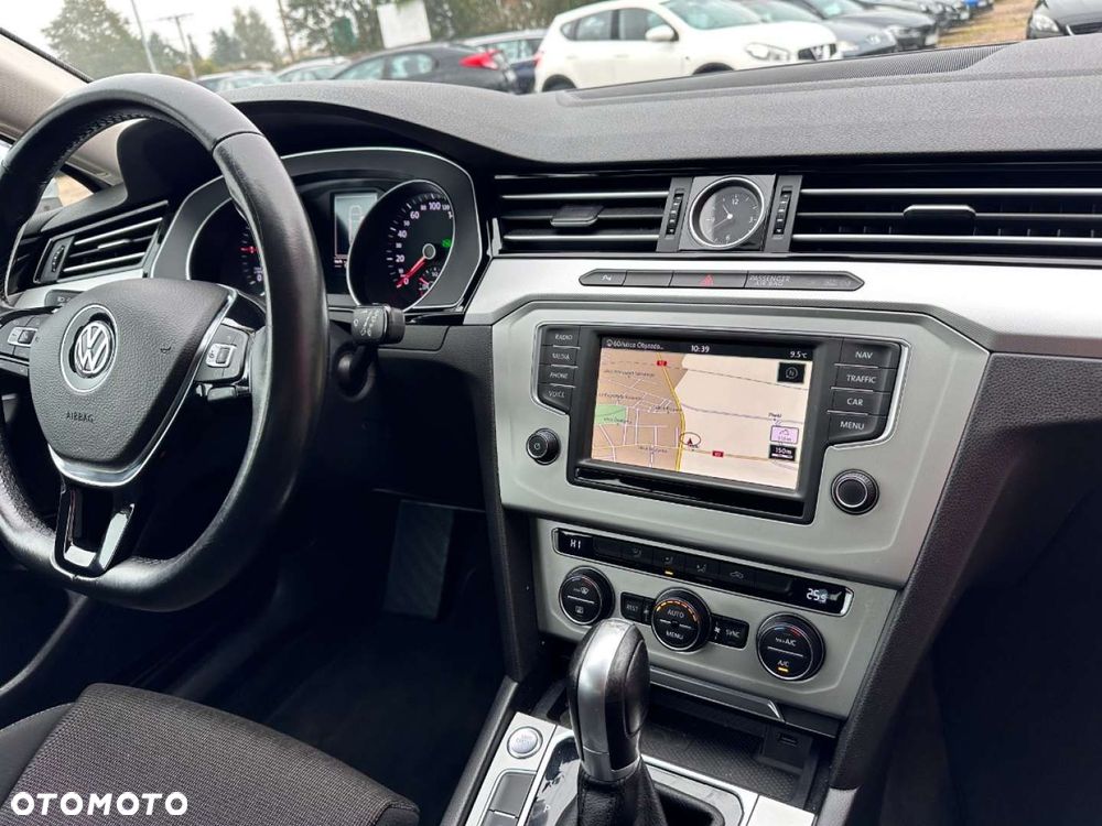 Volkswagen Passat - 29
