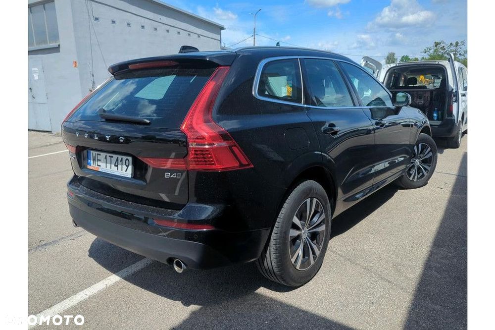 Volvo XC 60 B4 D AWD Momentum Pro - 3