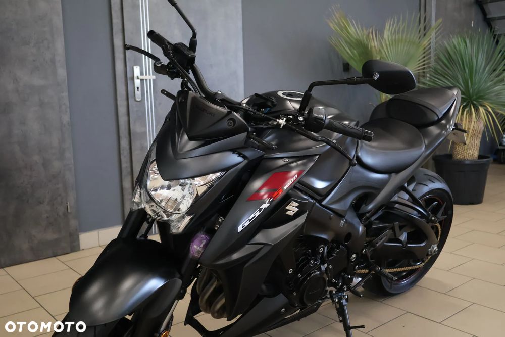Suzuki GSX - 5