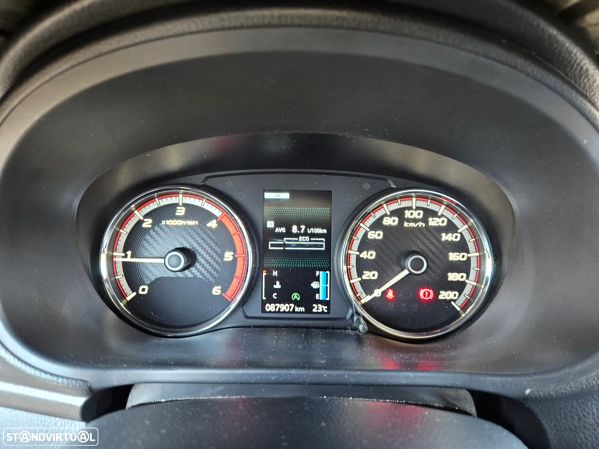 Mitsubishi L200 2.3 DI-D CD Invite 4WD - 11