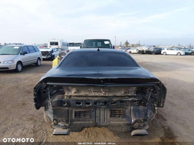 Dodge Challenger - 11