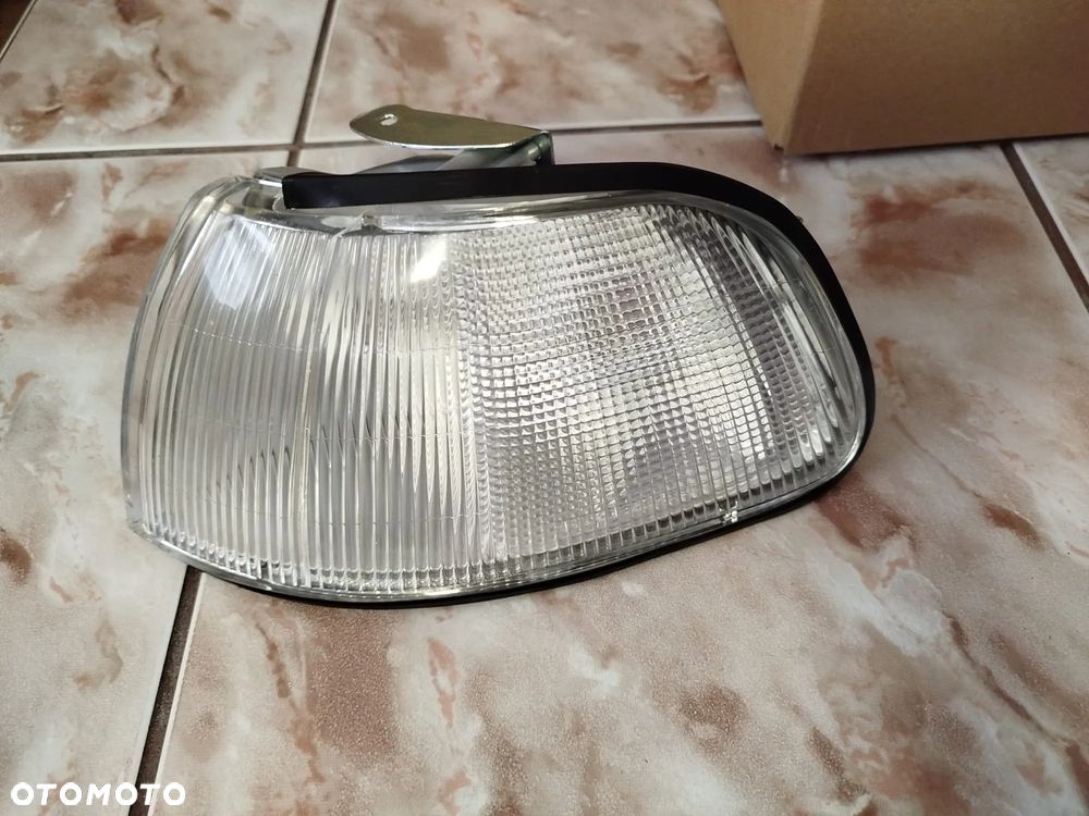 Lampa kierunkowskazu przód Prawy  (przezroczysty  HYUNDAI EXCEL / PONY 09.89-01.95 - 2