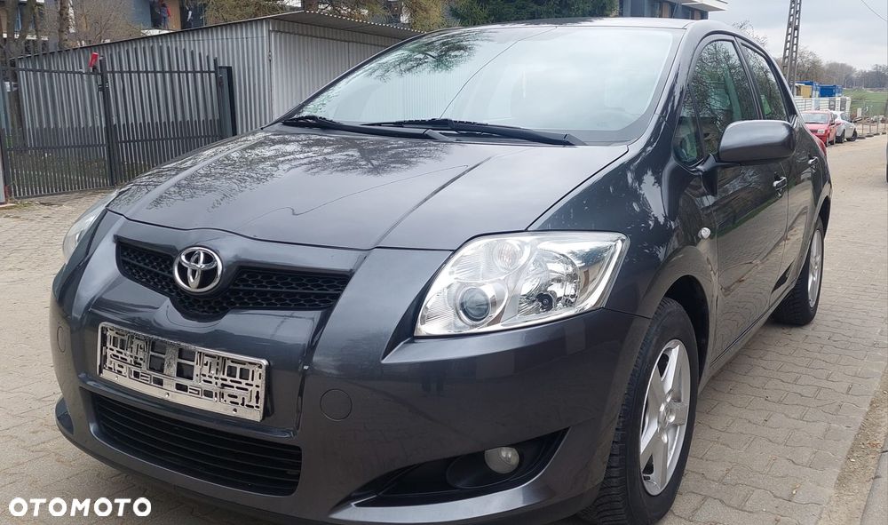 Toyota Auris 1.4 D-4D - 5