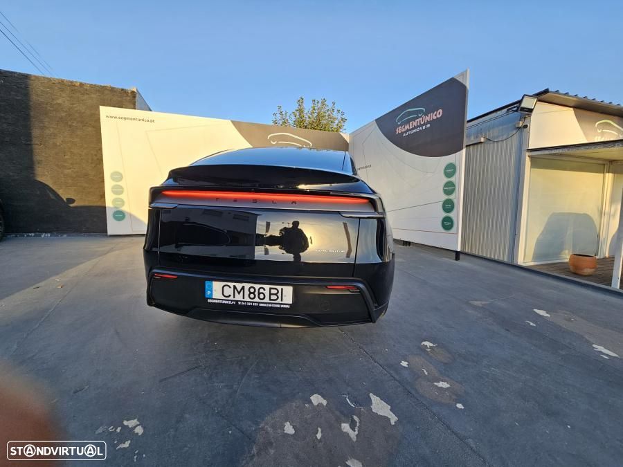 Tesla Model Y Long Range Dual Motor AWD - 14