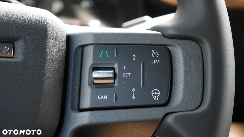 Land Rover Defender 3.0 D250 mHEV X-Dynamic HSE - 18