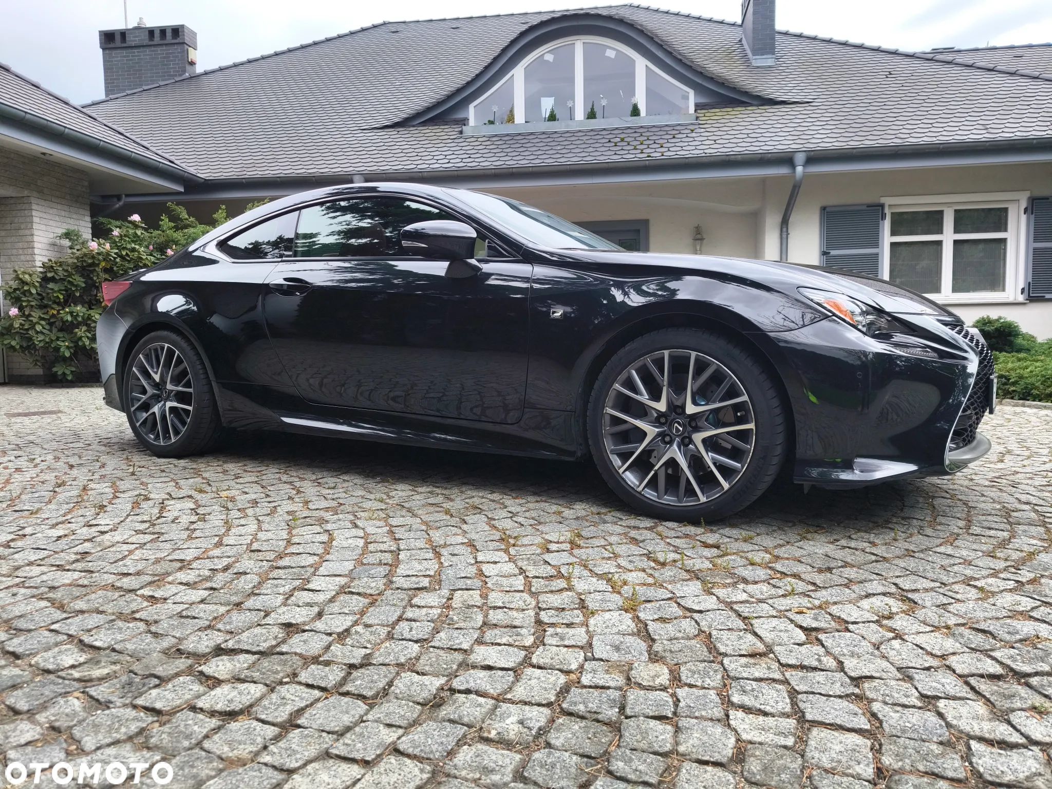 Lexus RC - 1