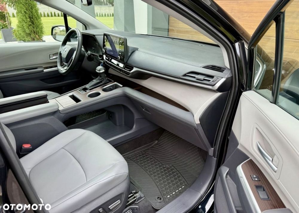 Toyota Sienna - 21