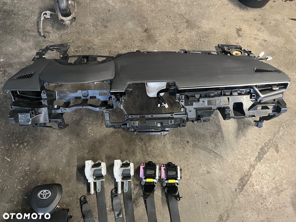 Konsola deska airbag oryginał Toyota Corolla E21 - 7