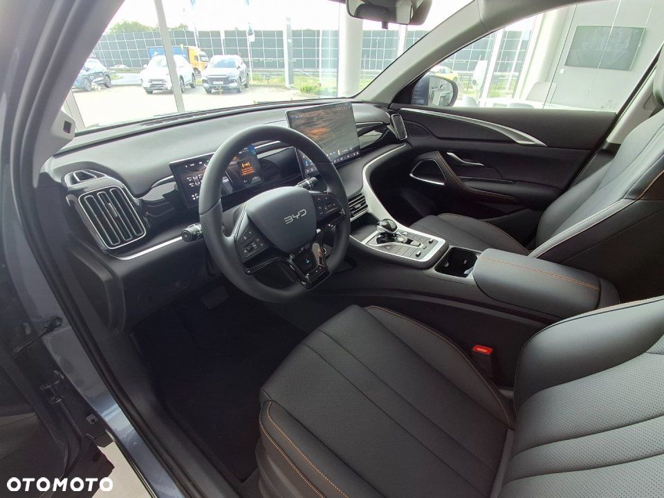 BYD Sealion 5 - 12
