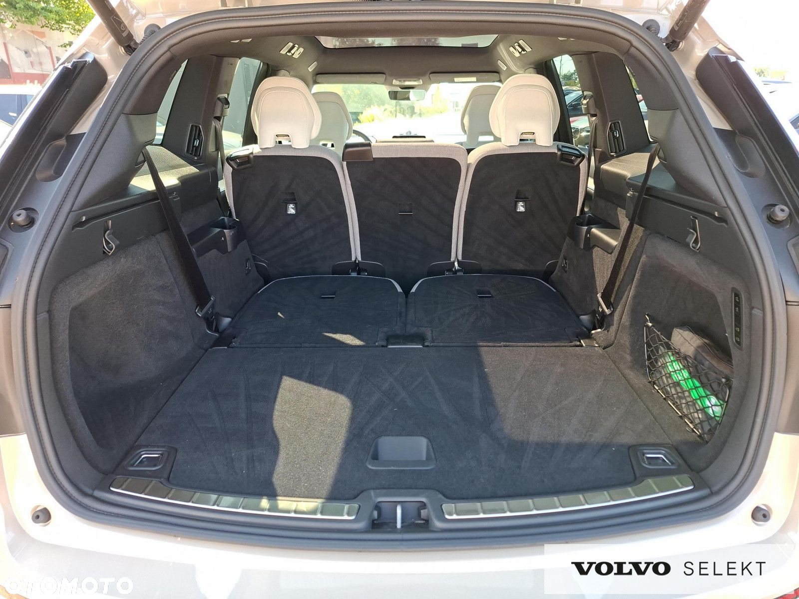 Volvo EX90 - 34
